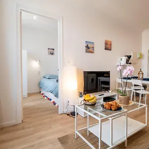 Private Independant Flat - Center - 2 Balconies Apartment